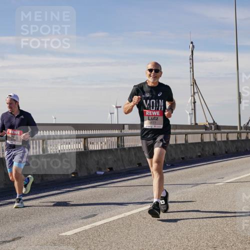 03.10.2025 - Köhlbrandbrückenlauf Michael Burmester http://msf.ph/oto/9073956 03.10.2025 12:39:20 Position 2 4177 meine-sportfotos.de