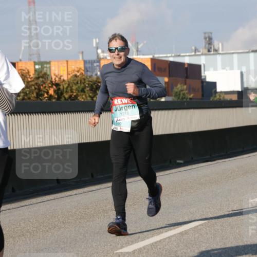 03.10.2025 - Köhlbrandbrückenlauf Jannik Wohlers http://msf.ph/oto/9073957 03.10.2025 09:50:48 Position 3 1944, 1218, 160, 2714 meine-sportfotos.de