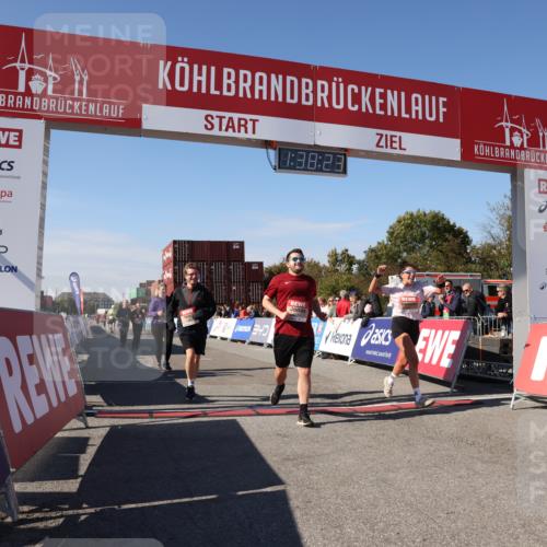 03.10.2025 - Köhlbrandbrückenlauf Lena Gebhardt http://msf.ph/oto/9073960 03.10.2025 13:38:24 Ziel 4435, 4697, 5139, 5335, 5439, 5509, 6581, 6582, 6583 meine-sportfotos.de