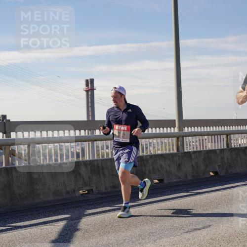 03.10.2025 - Köhlbrandbrückenlauf Michael Burmester http://msf.ph/oto/9073963 03.10.2025 12:39:21 Position 2 4177 meine-sportfotos.de