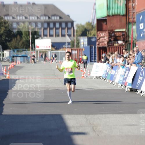 03.10.2025 - Köhlbrandbrückenlauf Jannik Wohlers http://msf.ph/oto/9073968 03.10.2025 12:45:16 Ziel 6280 meine-sportfotos.de