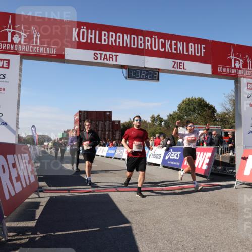 03.10.2025 - Köhlbrandbrückenlauf Lena Gebhardt http://msf.ph/oto/9073970 03.10.2025 13:38:24 Ziel 4435, 4697, 5139, 5335, 5439, 5509, 6581, 6582, 6583 meine-sportfotos.de