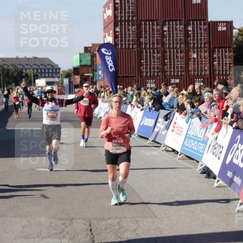 03.10.2025 - Köhlbrandbrückenlauf Jannik Wohlers http://msf.ph/oto/9073979 03.10.2025 13:16:04 Ziel 4311, 4374, 4423, 4495, 4548, 4644, 4677, 4805, 4833, 5022, 5023, 5217, 5336, 5867, 5868, 6270, 6271, 6507, 6712 meine-sportfotos.de