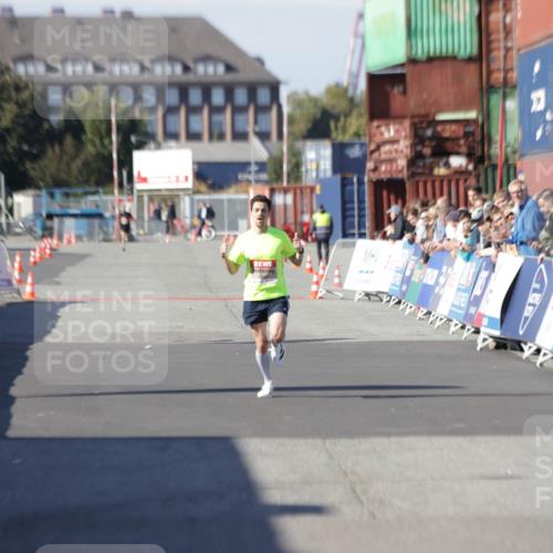 03.10.2025 - Köhlbrandbrückenlauf Jannik Wohlers http://msf.ph/oto/9073982 03.10.2025 12:45:16 Ziel 6280 meine-sportfotos.de