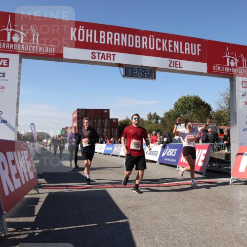 03.10.2025 - Köhlbrandbrückenlauf Lena Gebhardt http://msf.ph/oto/9073986 03.10.2025 13:38:24 Ziel 4435, 4697, 5139, 5335, 5439, 5509, 6581, 6582, 6583 meine-sportfotos.de