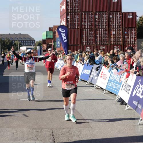 03.10.2025 - Köhlbrandbrückenlauf Jannik Wohlers http://msf.ph/oto/9073989 03.10.2025 13:16:04 Ziel 4311, 4374, 4423, 4495, 4548, 4644, 4677, 4805, 4833, 5022, 5023, 5217, 5336, 5867, 5868, 6270, 6271, 6507, 6712 meine-sportfotos.de