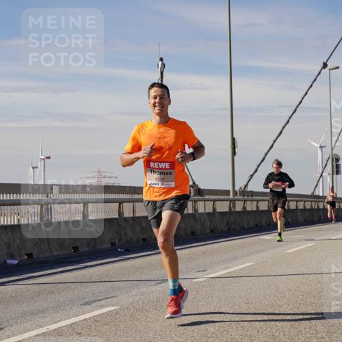 03.10.2025 - Köhlbrandbrückenlauf Michael Burmester http://msf.ph/oto/9074004 03.10.2025 12:39:25 Position 2 4119 meine-sportfotos.de