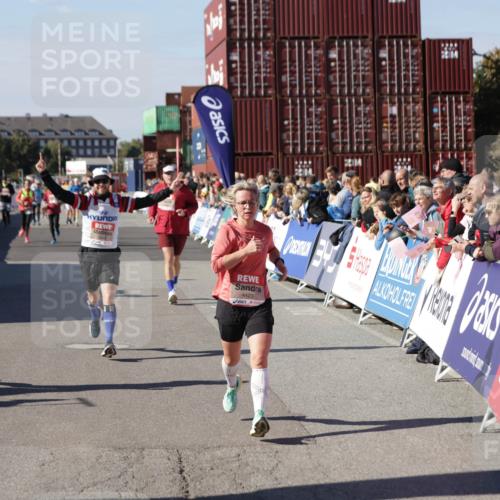 03.10.2025 - Köhlbrandbrückenlauf Jannik Wohlers http://msf.ph/oto/9074005 03.10.2025 13:16:04 Ziel 4311, 4374, 4423, 4495, 4548, 4644, 4677, 4805, 4833, 5022, 5023, 5217, 5336, 5867, 5868, 6270, 6271, 6507, 6712 meine-sportfotos.de