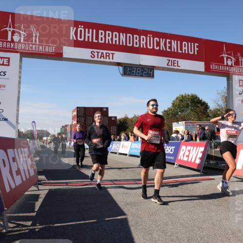 03.10.2025 - Köhlbrandbrückenlauf Lena Gebhardt http://msf.ph/oto/9074015 03.10.2025 13:38:24 Ziel 4435, 4697, 5139, 5335, 5439, 5509, 6581, 6582, 6583 meine-sportfotos.de