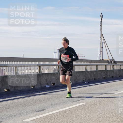 03.10.2025 - Köhlbrandbrückenlauf Michael Burmester http://msf.ph/oto/9074029 03.10.2025 12:39:29 Position 2  meine-sportfotos.de