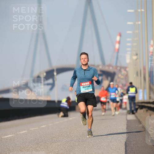 03.10.2025 - Köhlbrandbrückenlauf Jannik Wohlers http://msf.ph/oto/9074032 03.10.2025 09:40:08 Position 3 3350 meine-sportfotos.de
