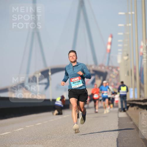 03.10.2025 - Köhlbrandbrückenlauf Jannik Wohlers http://msf.ph/oto/9074042 03.10.2025 09:40:08 Position 3 3350 meine-sportfotos.de
