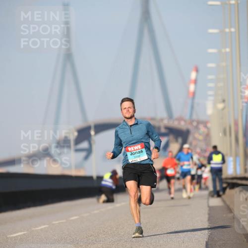 03.10.2025 - Köhlbrandbrückenlauf Jannik Wohlers http://msf.ph/oto/9074045 03.10.2025 09:40:08 Position 3 3350 meine-sportfotos.de