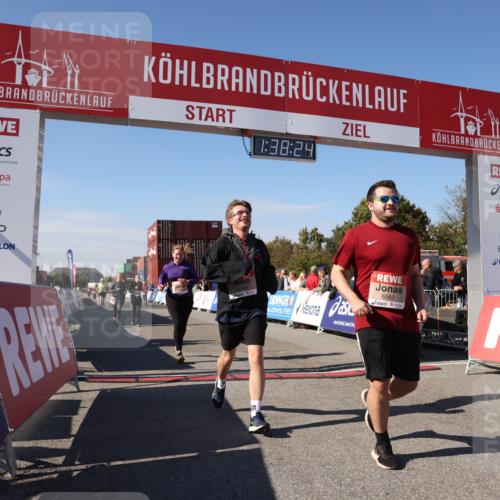 03.10.2025 - Köhlbrandbrückenlauf Lena Gebhardt http://msf.ph/oto/9074049 03.10.2025 13:38:25 Ziel 4435, 4697, 5139, 5335, 5439, 5509, 6581, 6582, 6583 meine-sportfotos.de