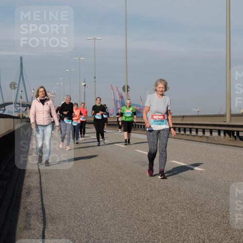 03.10.2025 - Köhlbrandbrückenlauf Fabian Wolf http://msf.ph/oto/9074064 03.10.2025 10:14:11 Position 3 3298 meine-sportfotos.de