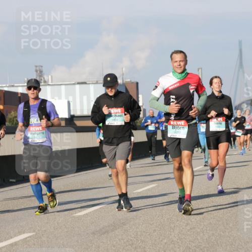 03.10.2025 - Köhlbrandbrückenlauf Jannik Wohlers http://msf.ph/oto/9074076 03.10.2025 09:50:52 Position 3 3679, 1415, 1403, 3053, 1152 meine-sportfotos.de