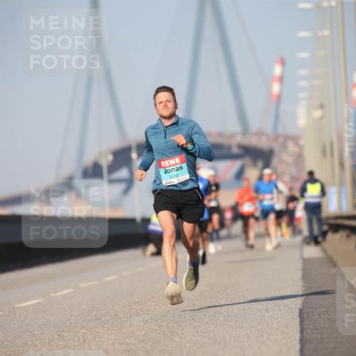 03.10.2025 - Köhlbrandbrückenlauf Jannik Wohlers http://msf.ph/oto/9074081 03.10.2025 09:40:09 Position 3 3350 meine-sportfotos.de