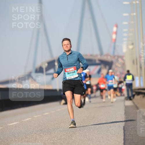 03.10.2025 - Köhlbrandbrückenlauf Jannik Wohlers http://msf.ph/oto/9074086 03.10.2025 09:40:09 Position 3 3350 meine-sportfotos.de