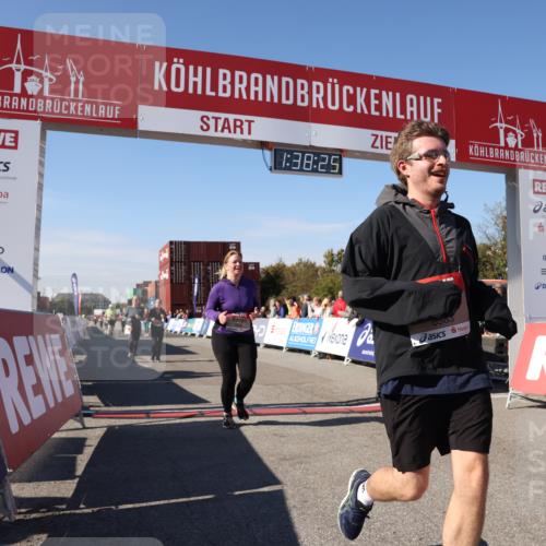 03.10.2025 - Köhlbrandbrückenlauf Lena Gebhardt http://msf.ph/oto/9074093 03.10.2025 13:38:26 Ziel 4435, 4697, 5139, 5335, 5439, 5509, 6581, 6582, 6583 meine-sportfotos.de