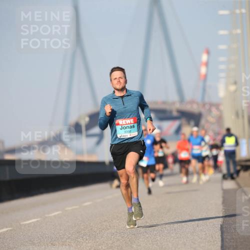 03.10.2025 - Köhlbrandbrückenlauf Jannik Wohlers http://msf.ph/oto/9074094 03.10.2025 09:40:09 Position 3 3350 meine-sportfotos.de