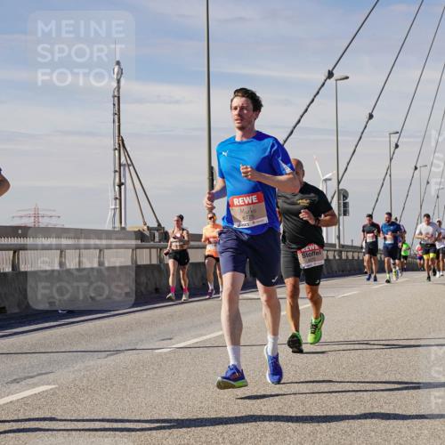 03.10.2025 - Köhlbrandbrückenlauf Michael Burmester http://msf.ph/oto/9074096 03.10.2025 12:39:32 Position 2 4140, 6775 meine-sportfotos.de