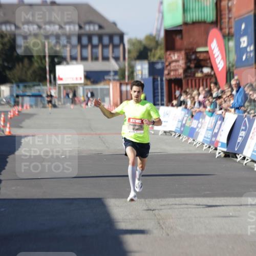 03.10.2025 - Köhlbrandbrückenlauf Jannik Wohlers http://msf.ph/oto/9074103 03.10.2025 12:45:17 Ziel 6280 meine-sportfotos.de