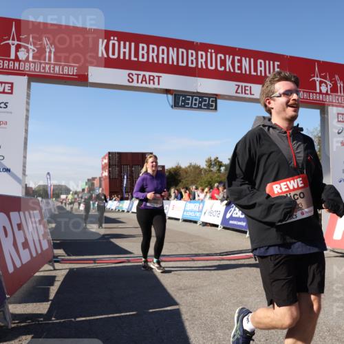 03.10.2025 - Köhlbrandbrückenlauf Lena Gebhardt http://msf.ph/oto/9074104 03.10.2025 13:38:26 Ziel 4435, 4697, 5139, 5335, 5439, 5509, 6581, 6582, 6583 meine-sportfotos.de