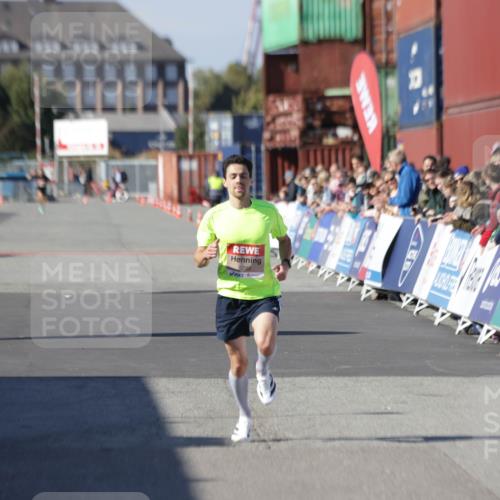 03.10.2025 - Köhlbrandbrückenlauf Jannik Wohlers http://msf.ph/oto/9074112 03.10.2025 12:45:18 Ziel 6280 meine-sportfotos.de