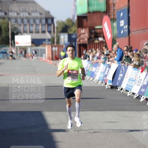 03.10.2025 - Köhlbrandbrückenlauf Jannik Wohlers http://msf.ph/oto/9074122 03.10.2025 12:45:18 Ziel 6280 meine-sportfotos.de