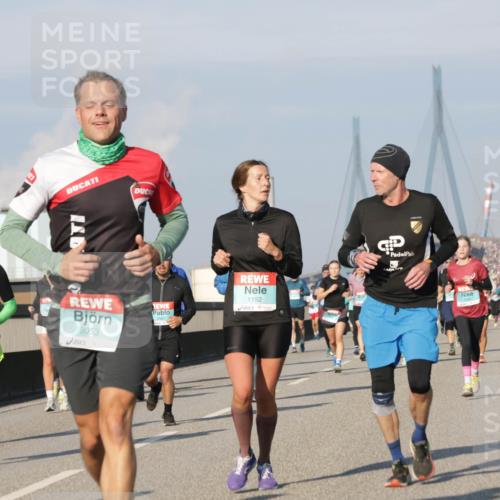 03.10.2025 - Köhlbrandbrückenlauf Jannik Wohlers http://msf.ph/oto/9074131 03.10.2025 09:50:54 Position 3 1346, 3053, 1152 meine-sportfotos.de