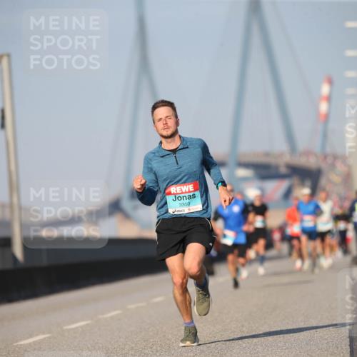 03.10.2025 - Köhlbrandbrückenlauf Jannik Wohlers http://msf.ph/oto/9074133 03.10.2025 09:40:09 Position 3 3350 meine-sportfotos.de
