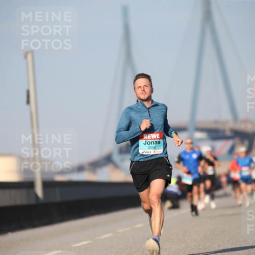 03.10.2025 - Köhlbrandbrückenlauf Jannik Wohlers http://msf.ph/oto/9074138 03.10.2025 09:40:10 Position 3 3350 meine-sportfotos.de