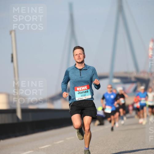 03.10.2025 - Köhlbrandbrückenlauf Jannik Wohlers http://msf.ph/oto/9074153 03.10.2025 09:40:10 Position 3 3350 meine-sportfotos.de