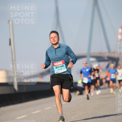 03.10.2025 - Köhlbrandbrückenlauf Jannik Wohlers http://msf.ph/oto/9074165 03.10.2025 09:40:10 Position 3 3350 meine-sportfotos.de