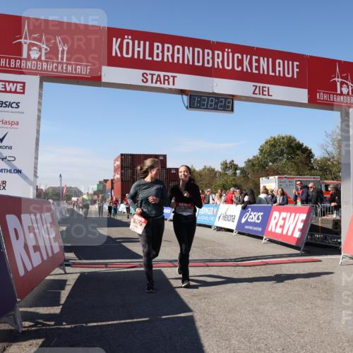 03.10.2025 - Köhlbrandbrückenlauf Lena Gebhardt http://msf.ph/oto/9074185 03.10.2025 13:38:29 Ziel 4697, 5139, 5439, 5509, 6201, 6581, 6582, 6583 meine-sportfotos.de