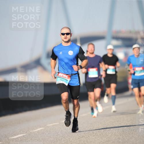 03.10.2025 - Köhlbrandbrückenlauf Jannik Wohlers http://msf.ph/oto/9074187 03.10.2025 09:40:16 Position 3 2937 meine-sportfotos.de