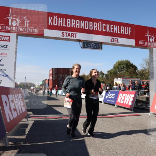 03.10.2025 - Köhlbrandbrückenlauf Lena Gebhardt http://msf.ph/oto/9074202 03.10.2025 13:38:30 Ziel 4697, 5439, 5509, 5590, 5591, 6201, 6581, 6582, 6583 meine-sportfotos.de
