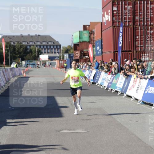 03.10.2025 - Köhlbrandbrückenlauf Jannik Wohlers http://msf.ph/oto/9074227 03.10.2025 12:45:19 Ziel 6280 meine-sportfotos.de