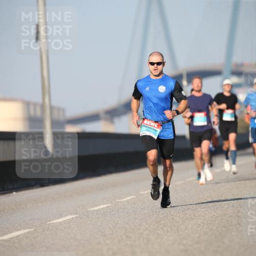 03.10.2025 - Köhlbrandbrückenlauf Jannik Wohlers http://msf.ph/oto/9074228 03.10.2025 09:40:16 Position 3 2937 meine-sportfotos.de