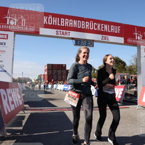 03.10.2025 - Köhlbrandbrückenlauf Lena Gebhardt http://msf.ph/oto/9074235 03.10.2025 13:38:30 Ziel 4697, 5439, 5509, 5590, 5591, 6201, 6581, 6582, 6583 meine-sportfotos.de