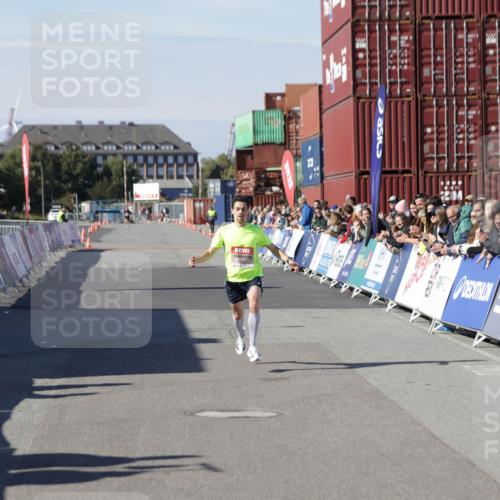 03.10.2025 - Köhlbrandbrückenlauf Jannik Wohlers http://msf.ph/oto/9074239 03.10.2025 12:45:19 Ziel 6280 meine-sportfotos.de