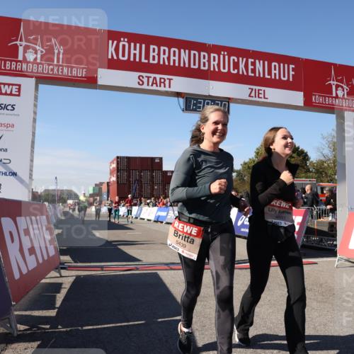 03.10.2025 - Köhlbrandbrückenlauf Lena Gebhardt http://msf.ph/oto/9074248 03.10.2025 13:38:30 Ziel 4697, 5439, 5509, 5590, 5591, 6201, 6581, 6582, 6583 meine-sportfotos.de