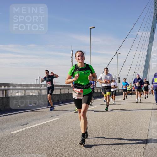 03.10.2025 - Köhlbrandbrückenlauf Michael Burmester http://msf.ph/oto/9074251 03.10.2025 12:39:39 Position 2 5703 meine-sportfotos.de