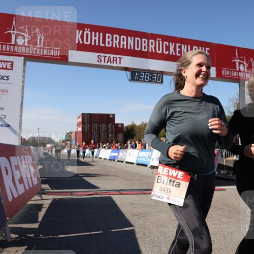 03.10.2025 - Köhlbrandbrückenlauf Lena Gebhardt http://msf.ph/oto/9074259 03.10.2025 13:38:30 Ziel 4697, 5439, 5509, 5590, 5591, 6201, 6581, 6582, 6583 meine-sportfotos.de