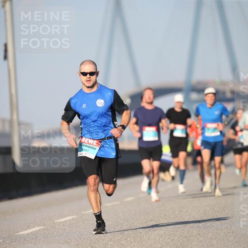 03.10.2025 - Köhlbrandbrückenlauf Jannik Wohlers http://msf.ph/oto/9074277 03.10.2025 09:40:18 Position 3 8937 meine-sportfotos.de