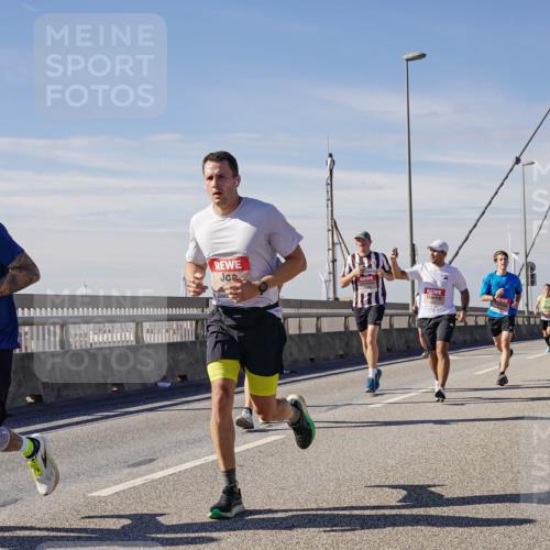 03.10.2025 - Köhlbrandbrückenlauf Michael Burmester http://msf.ph/oto/9074296 03.10.2025 12:39:41 Position 2 5915 meine-sportfotos.de