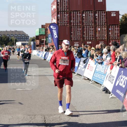 03.10.2025 - Köhlbrandbrückenlauf Jannik Wohlers http://msf.ph/oto/9074307 03.10.2025 13:16:08 Ziel 4311, 4423, 4495, 4548, 4644, 4696, 4805, 5022, 5023, 5068, 5217, 5336, 5684, 5867, 5868, 6270, 6271, 6712 meine-sportfotos.de