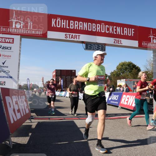 03.10.2025 - Köhlbrandbrückenlauf Lena Gebhardt http://msf.ph/oto/9074311 03.10.2025 13:38:38 Ziel 4697, 4884, 5564, 5590, 5591, 6179, 6201 meine-sportfotos.de