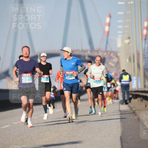 03.10.2025 - Köhlbrandbrückenlauf Jannik Wohlers http://msf.ph/oto/9074340 03.10.2025 09:40:20 Position 3 3809, 3248 meine-sportfotos.de