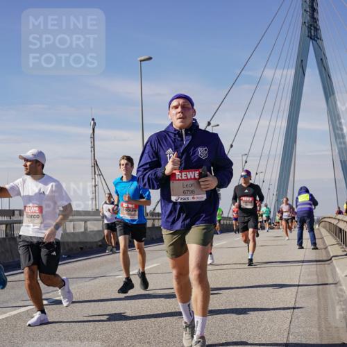 03.10.2025 - Köhlbrandbrückenlauf Michael Burmester http://msf.ph/oto/9074345 03.10.2025 12:39:43 Position 2 4407, 6798 meine-sportfotos.de